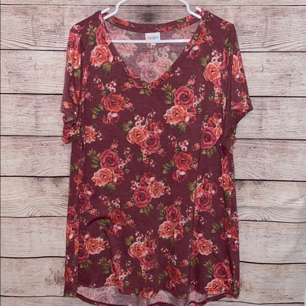 LuLaRoe V-neck tee